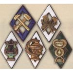 Знаки за окончание ремесленного училища. 30-е — 40-е гг.