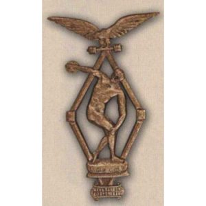 Нагрудный знак выпуска Киевского института спорта и допризывной подготовки. 20-е гг.