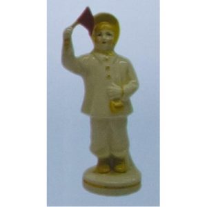 Статуэтка Девочка с флагом