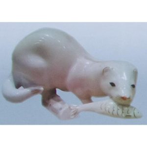 Статуэтка Выдра на охоте