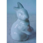 Статуетка Зайчик з морквою