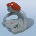 Статуетка дівчинка малює