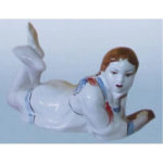 Статуетка Піонерка з книгою