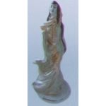 Статуетка дівчина в національному костюмі