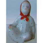 Статуетка дівчина з квіткою