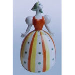 Статуетка Дівчина з хусткою