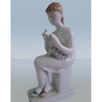 Статуетка ЛФЗ Вишивальниця