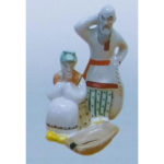 Статуетка У розбитого корита