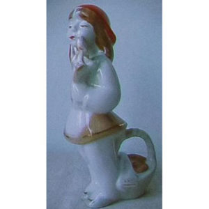 Статуэтка "Красная шапочка"