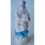 Статуетка Дівчина з овочами "Врожай"