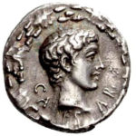 Серебряный Денарий Гая Цезаря (внука Августа), 17 год до н.э.