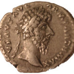 Серебряный Денарий Цезаря Луция Аврелия Вера Августа, 161-169 год