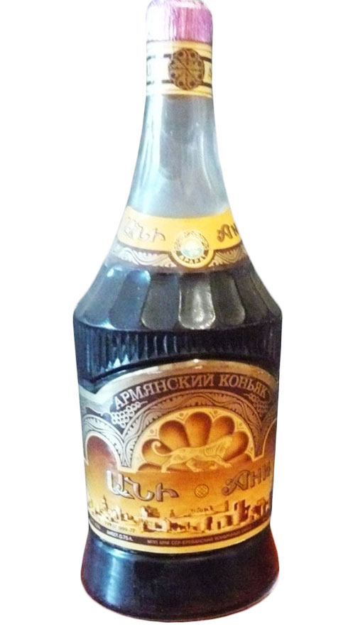 Коньяк Ани в фигурной бутылке 0,75 л. Арарат