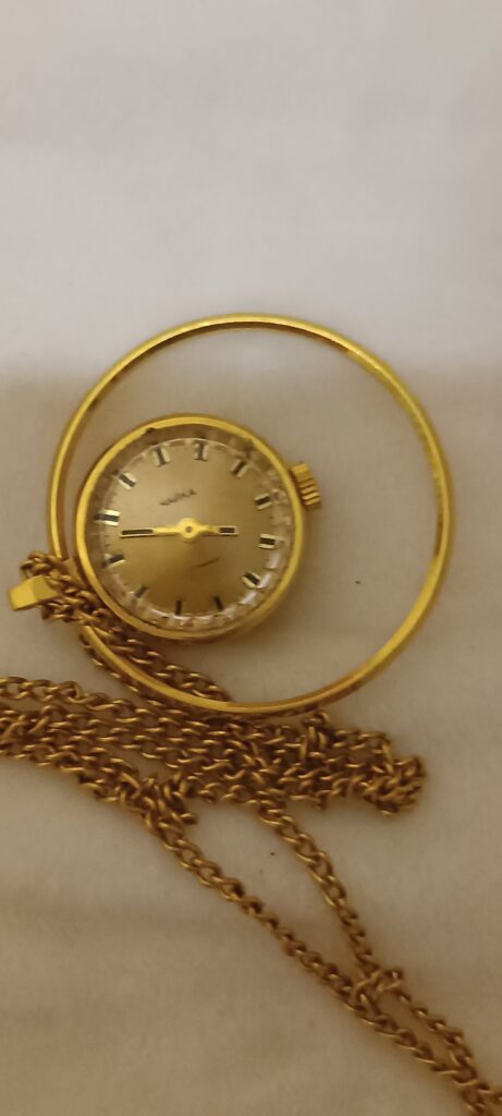 драгоценные старинные часы